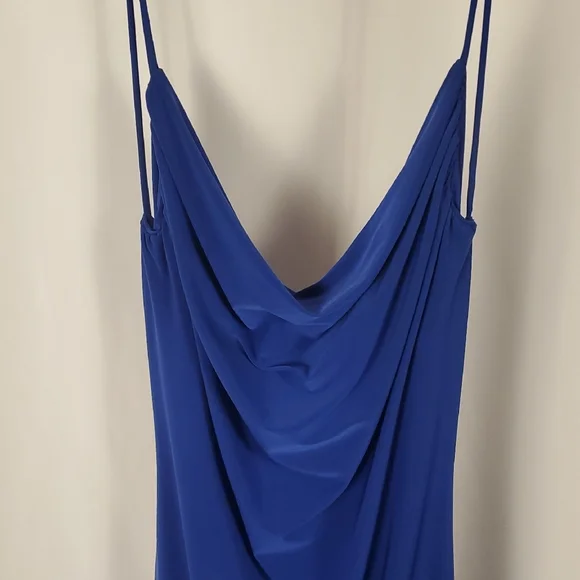 Elegant Blue Backless Dress - Picture 2 of 9